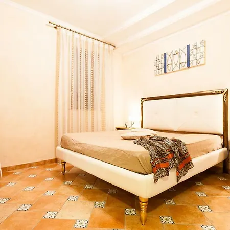 Villa Polifemo